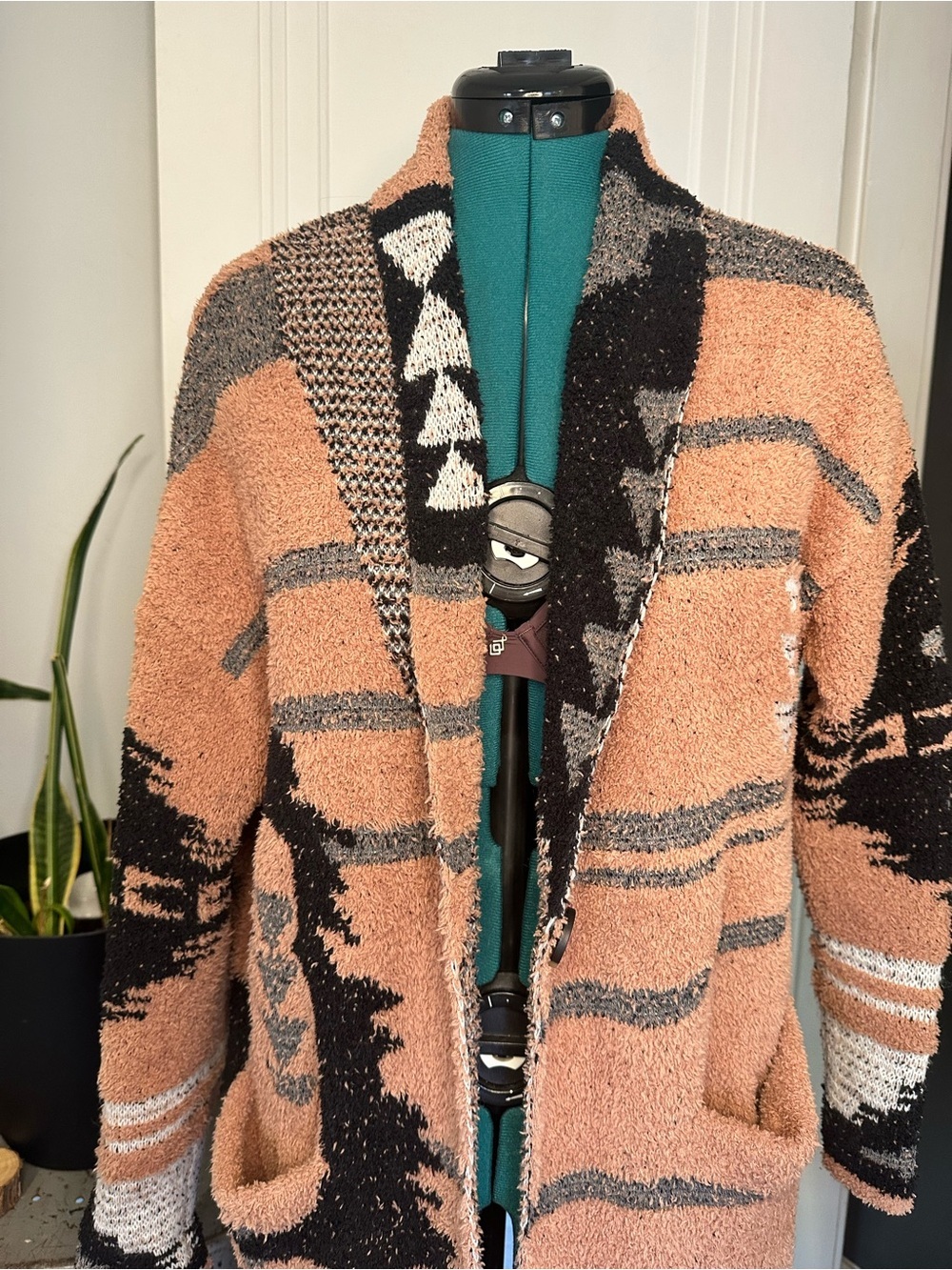 Davi & Dani Womens S Brown Aztec Print Cardigan Sweater - Picture 3 of 13